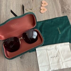 Gucci Eyewear Oversized Frame Sunglasses
